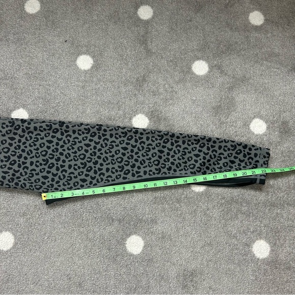 All Fenix 2 piece leopard print gym outfit - Picture 14 of 16